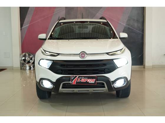 FIAT TORO 2.0 16V TURBO DIESEL FREEDOM 4WD AT9 FIAT TORO 2.0 16V TURBO DIESEL FREEDOM 4WD AT9